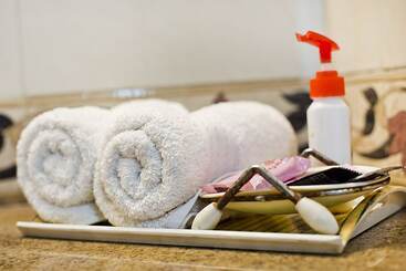 Отель Prakash Kutir B&b