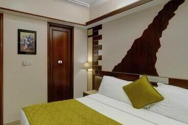 هتل Regal Enclave