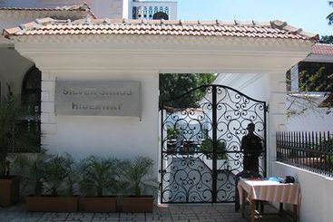 هتل Silver Sands Hideaway