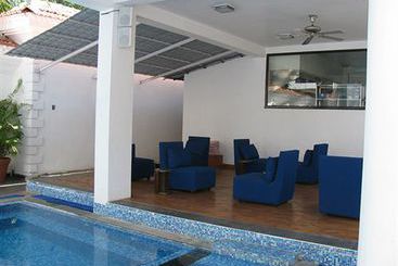 هتل Silver Sands Hideaway