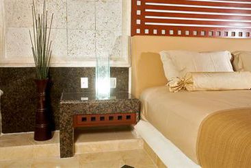 酒店 Unik Island Resort & Spa