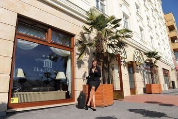 هتل Włoski Italia Boutique Old Town Poznań