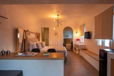 Case con Giardino Centro Santorini