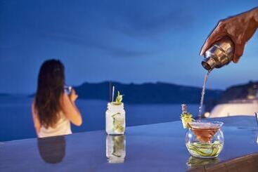 آپارتمان Katikies Villa Santorini   The Leading Hotels Of The World