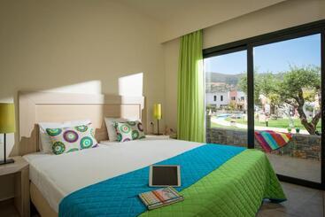 Kristalli Hotel Apartments