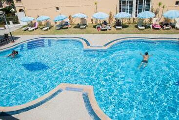 アパートメント Panorama Apts Cfu Hotel Rodas