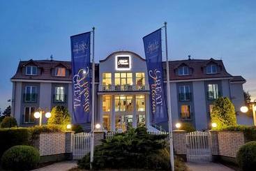 تختخواب و صبحانه Great Polonia Ustka