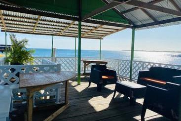 Отель Blue Sky Rentals Utila