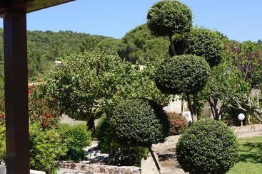 پانسیون Les Jardins De Santa Giulia   Charmante Chambre D Hôte