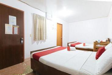 هتل Reddoorz Hostel At Megans Paradisio Beach Resort