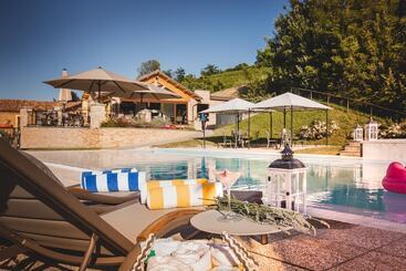 فندق Relais Almaranto