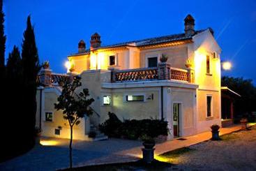 هتل Agriturismo Casacchella