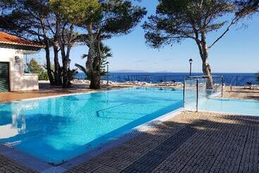 Отель Albatroz Beach & Yacht Club