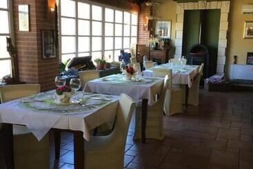 בית מלון כפרי Cascina Vignole