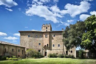 ホテル Castel Porrona Relais & Spa
