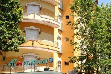 ホテル Dei Platani