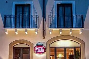 בית מלון כפרי Gangi