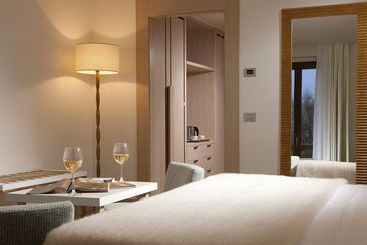 هتل Donnafugata Golf Resort & Spa