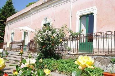 هتل Villa Il Padrino