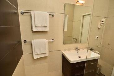 Celenga Apartments With Free Offsite Parking