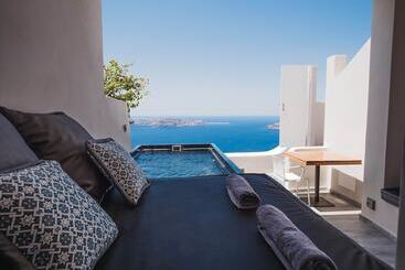 Отель Altana Heritage Suites