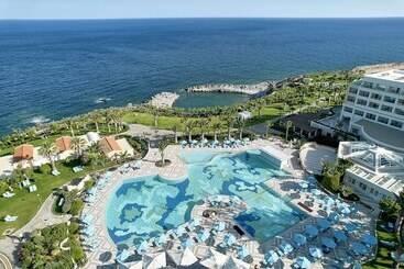 ホテル Iberostar Waves Creta Panorama & Mare