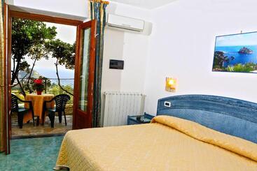 호텔 Punta Chiarito Resort