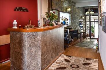 בית מלון כפרי Tasia