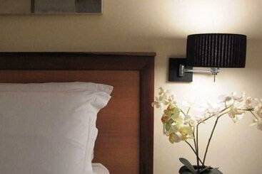 پانسیون Aenea Inn