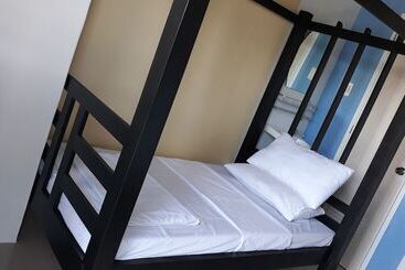 هتل آپارتمان B & E Apartelle