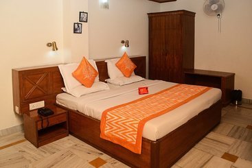 فندق Oyo 22122 Falcon Crest