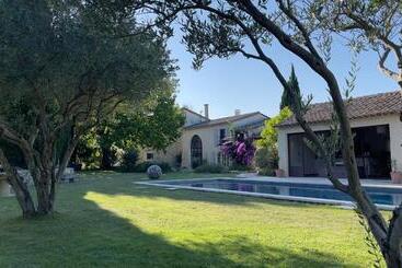 ペンション Mas Millésime   Chambre Double   Petit Déjeuner   Piscine   Mas Du Xviiième Siècle Proche Saint Rémy