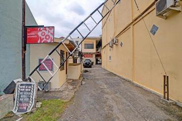 فندق Oyo 90503 Madina Residence