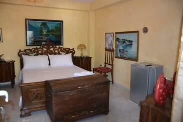 Lungomare Private Rooms