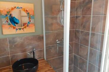 민박 Les Loges De Yoff