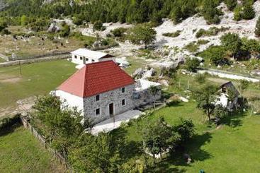 펜션 Gjovalin Lokthi