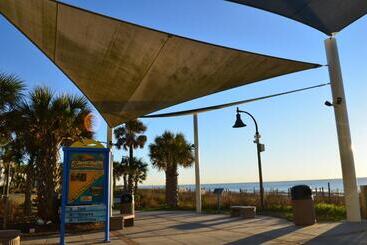 בית מלון כפרי Spectacular Ocean Front Real 1 Bedroom Condo, 2 Ba