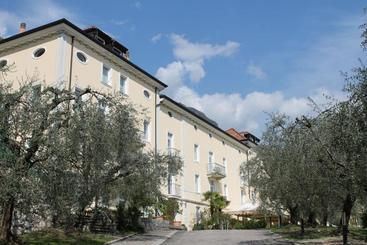 Aparthotel Englovacanze