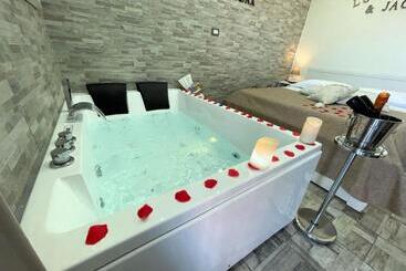 مبيت وإفطار Il Fauno   Suite & Spa