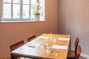 هتل Best Western Plus Hôtel Colbert