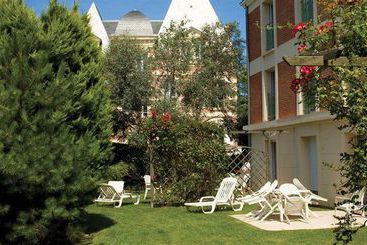 호텔 Hôtels & Résidences La Closerie Cote Casino