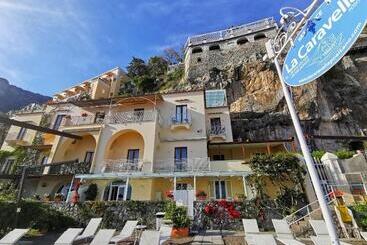 ホテル La Caravella Di Positano   Relais & Beach