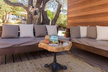 هتل Les Jardins De Mathieu