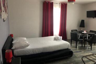 هتل Logis Hôtel Du Cirque Troyes Centre Historique