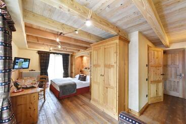 בית מלון כפרי Miravidi A Cervinia