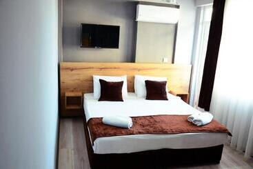 ホテル New Garden Side