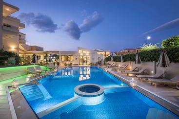 Отель Oscar Suites & Village