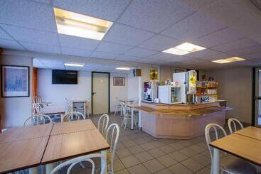 هتل Premiere Classe Clermont Ferrand Nord