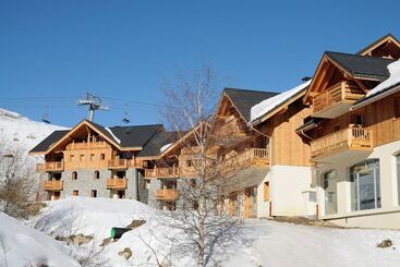 Отель Lagrange Vacances Les Balcons Des Aiguilles