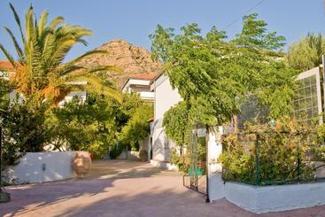 בית מלון כפרי Sunningdale